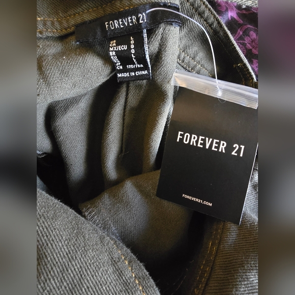 NWT Forever 21 Plunging Pinafore Jumpsuit Olive Large - Picture 8 of 9